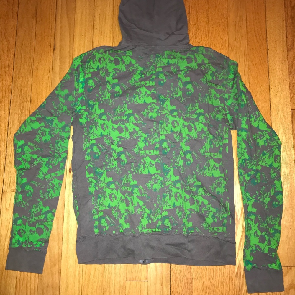 BCE Small Hot Topic men’s Hoodie gray Green emo night zumies comic abstract